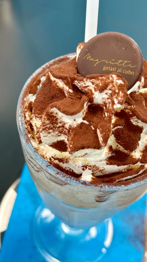 Mokaccino con panna e cacao